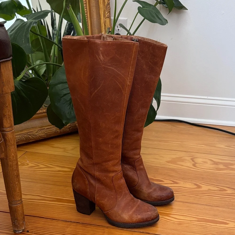 Clarks Brown Leather knee high Boots size 6 - Picture 1 of 9